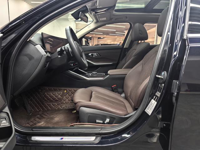 BMW M760Le 2023 #7 BMW M760Le 2023 car image #7