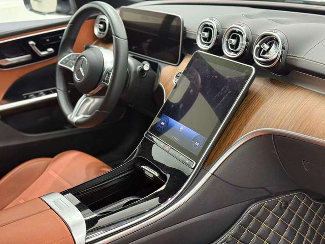 Mercedes-Benz R Class 2023 car image #7