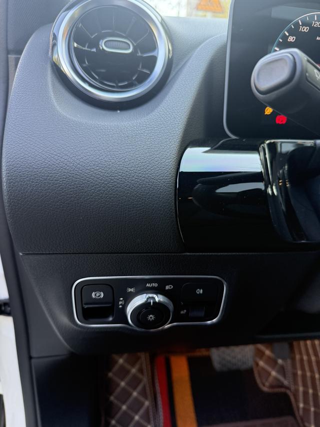 Mercedes-Benz B Class 2020 immagine di auto #7