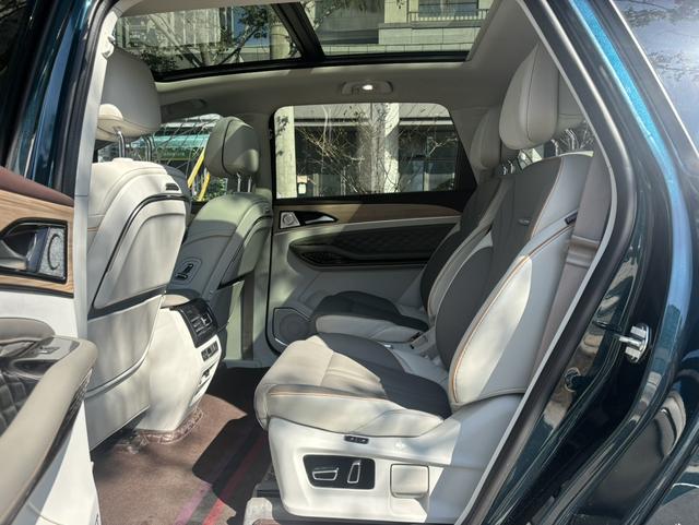 Forthing Yacht 2023 #7 Forthing Yacht 2023 car image #7