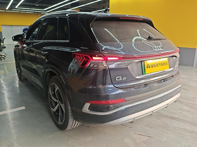 Audi Q4 e-tron 2024 صورة سيارة #7