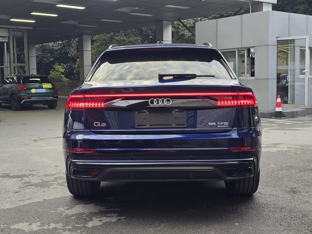 Audi Q8 2020 car image #7
