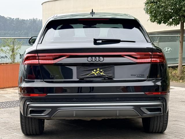 Audi Q8 2021 car image #7