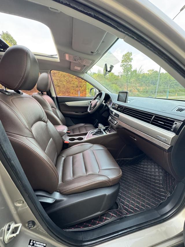 Forthing JOYEAR X5 2017 صورة سيارة #7