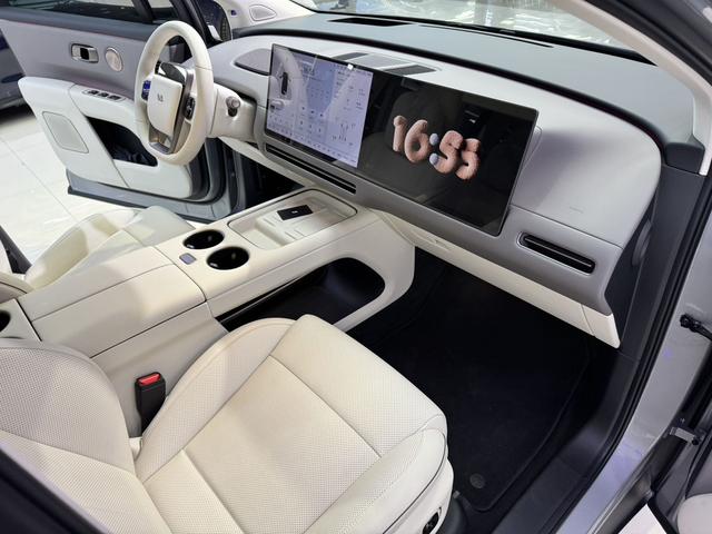 Li i8 2025 изображение автомобиля #7