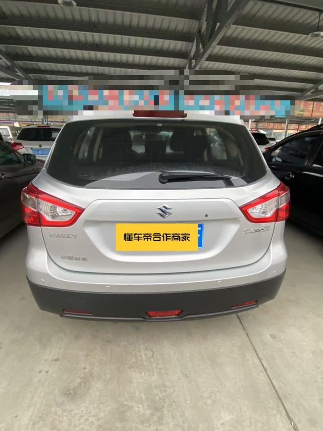 Suzuki S-Cross 2015 صورة سيارة #7
