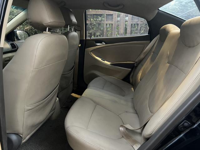 Hyundai Reina 2010 car image #7