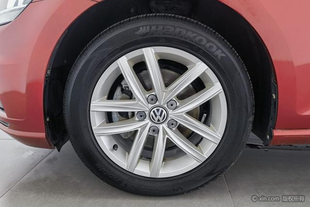 Volkswagen Golf 2019 car image #7