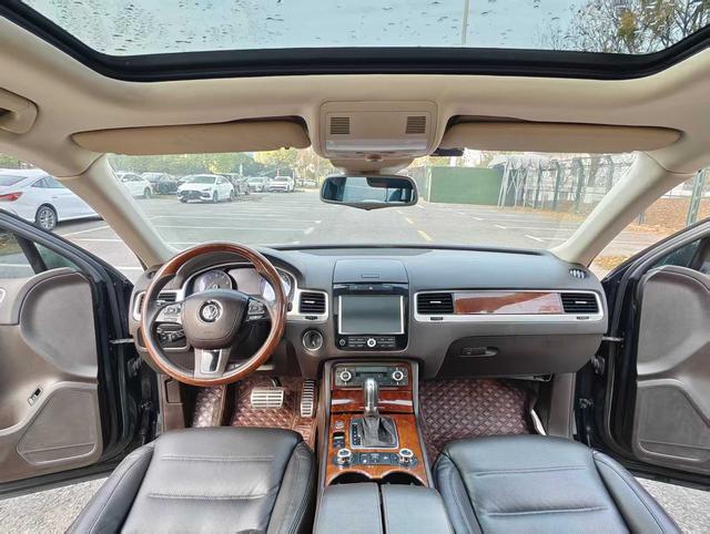 Volkswagen Touareg 2013 car image #7