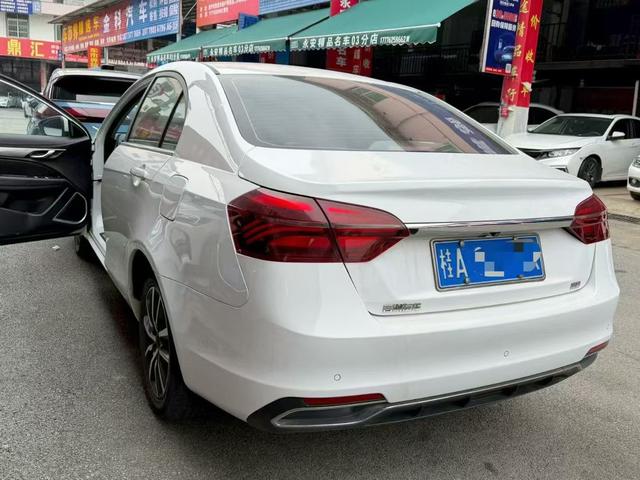 GEELY Emgrand 2019 car image #7