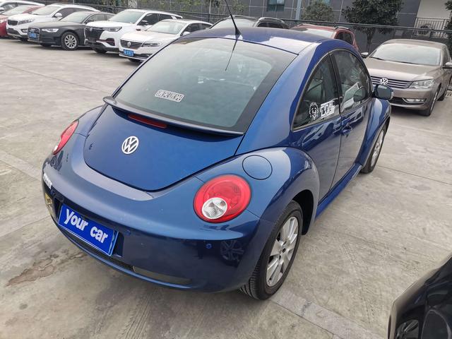 Volkswagen Beetle 2010 car image #7