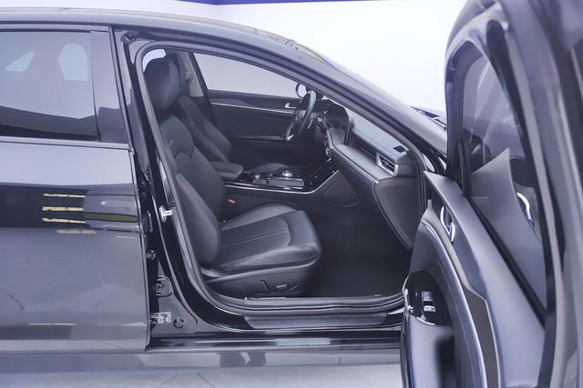 Kia K5 2021 car image #7