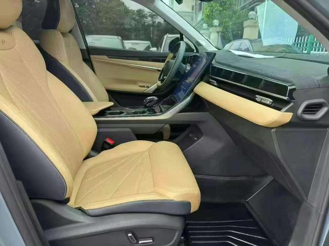 GEELY Boyue L 2023 car image #7