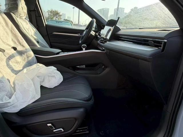 GEELY Preface 2025 #7 GEELY Preface 2025 car image #7