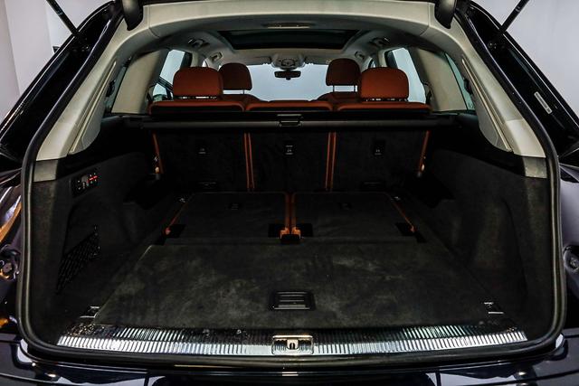 Audi Q7 2021 car image #7