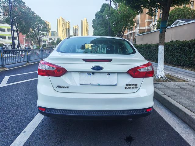 Ford Focus 2015 car image #7