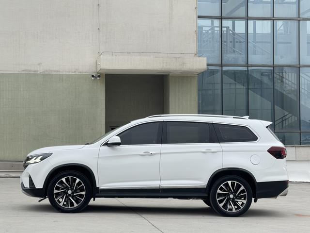 Forthing T5 L 2020 #7 Forthing T5 L 2020 car image #7