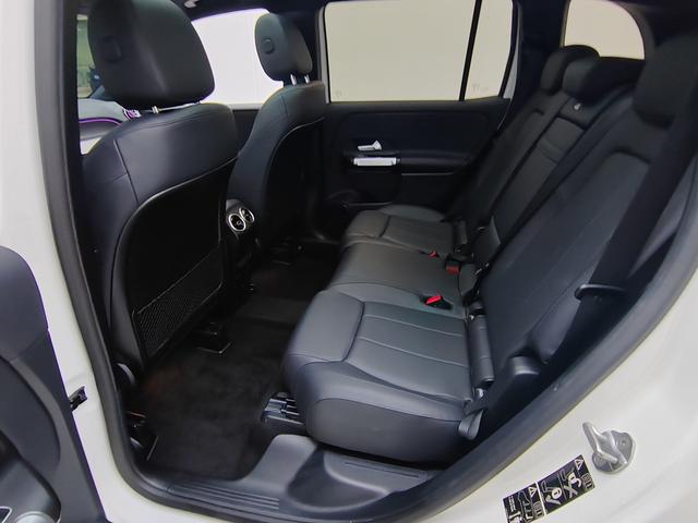 Mercedes-Benz GLB Class 2023 car image #7