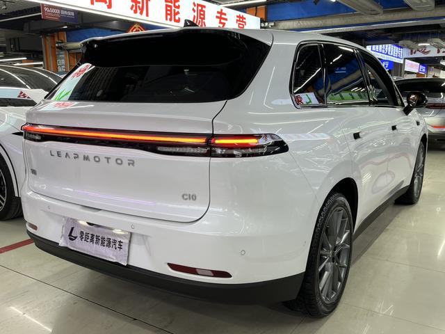 零跑汽车 零跑C10 2025 汽车图片 #7