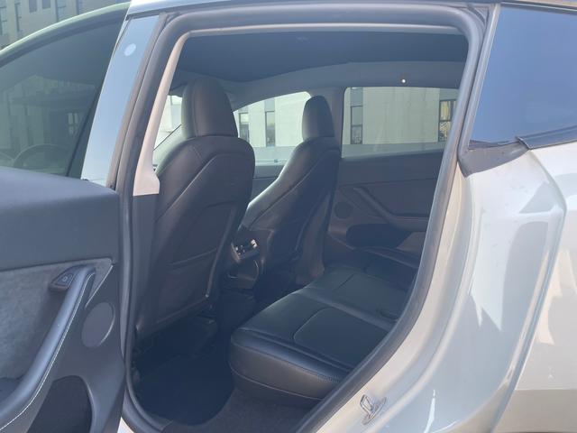 Tesla Model Y 2023 #7 Tesla Model Y 2023 car image #7