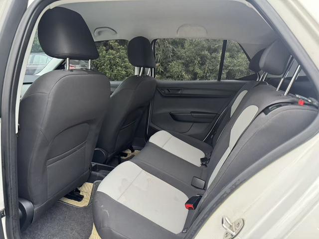 Skoda Fabia 2015 car image #7