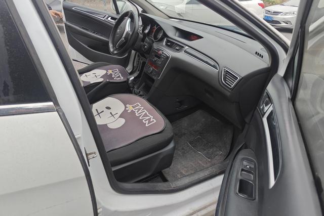 Peugeot 308 2015 car image #7