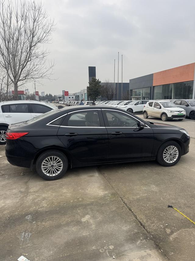 Ford Escort 2015 изображение автомобиля #7