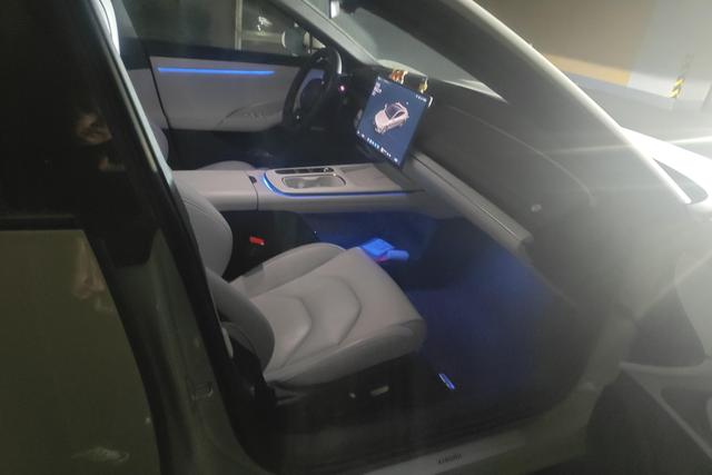 MI 2024 car image #7