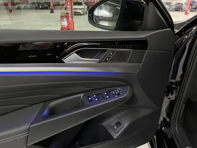 Volkswagen Passat 2021 immagine di auto #7