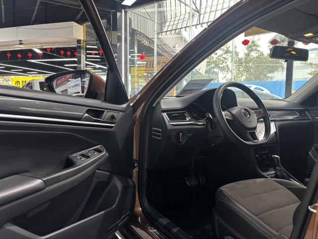 Volkswagen C-Trek 2017 immagine di auto #7