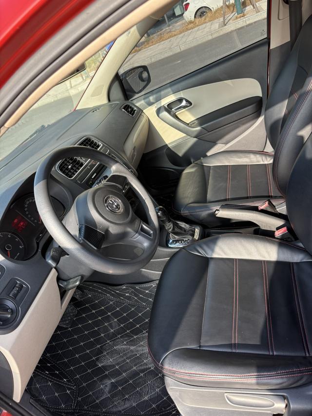 Volkswagen Polo 2012 car image #7