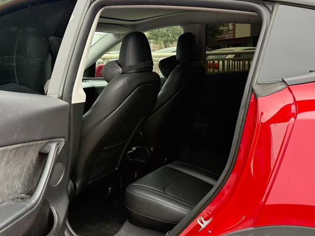 Tesla Model Y 2023 car image #7