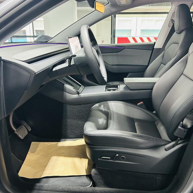 Tesla Model Y 2025 #7 Tesla Model Y 2025 car image #7