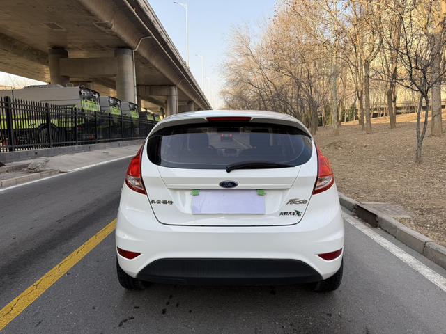 Ford Fiesta 2014 car image #7