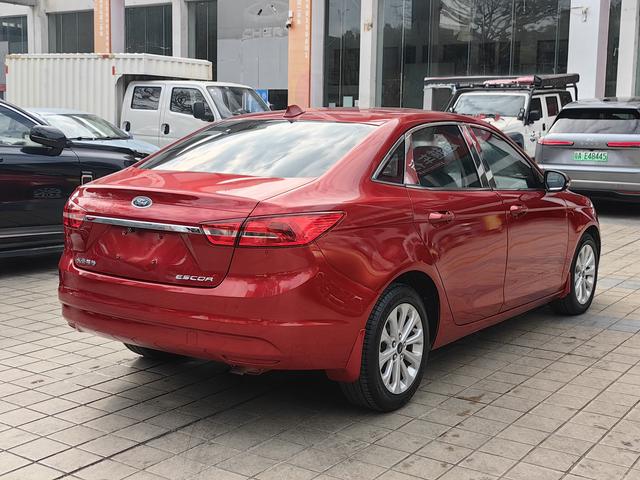 Ford Escort 2016 car image #7