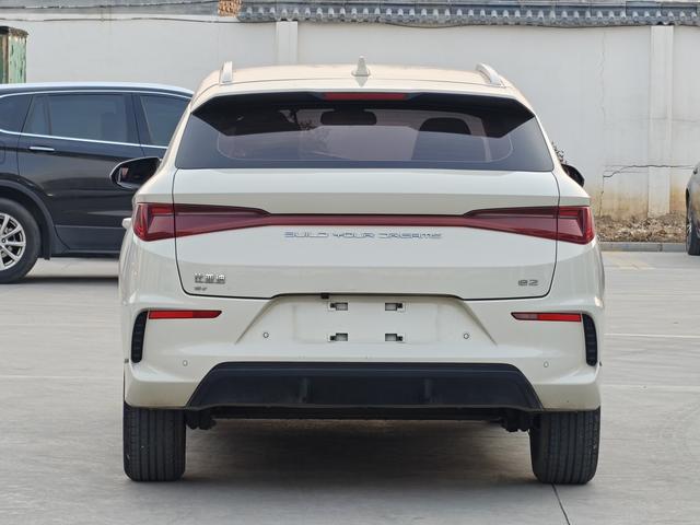 BYD e2 2023 immagine di auto #7