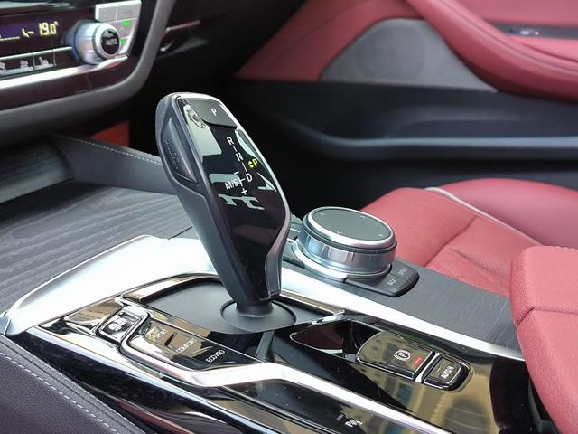 BMW 5 Series 2022 #7 BMW 5 Series 2022 car image #7