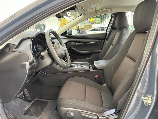 Mazda 3 Axela 2024 car image #7