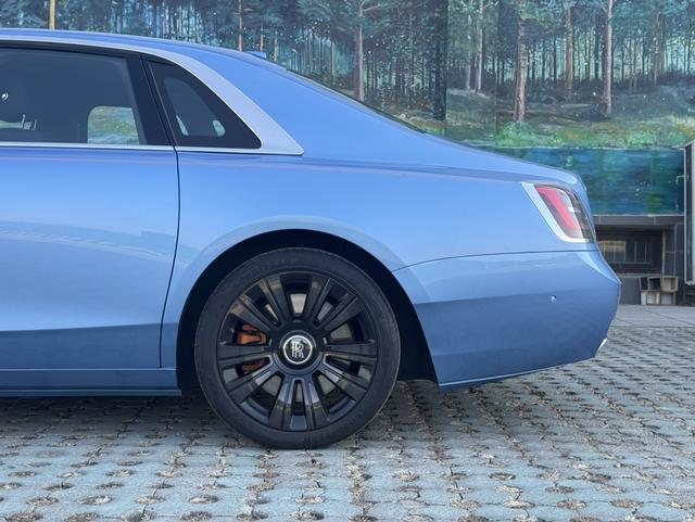 劳斯莱斯 古思特 2023 汽车图片 #7