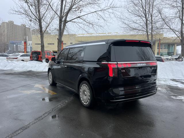 极氪 极氪009 2024 汽车图片 #7