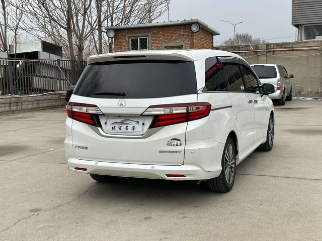 Honda ODYSSEY 2018 صورة سيارة #7