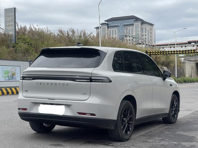 零跑汽车 零跑C10 2024 汽车图片 #7