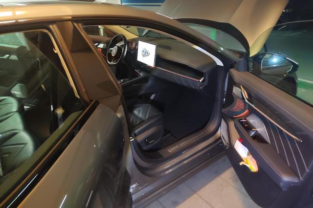 Zeekr 001 2024 immagine di auto #7