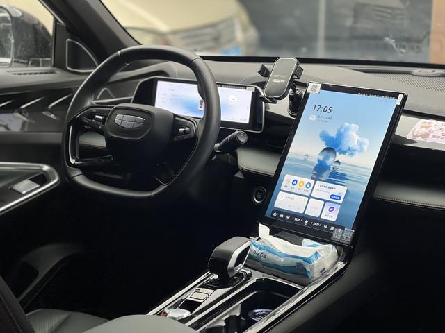 GEELY Boyue 2025 car image #7