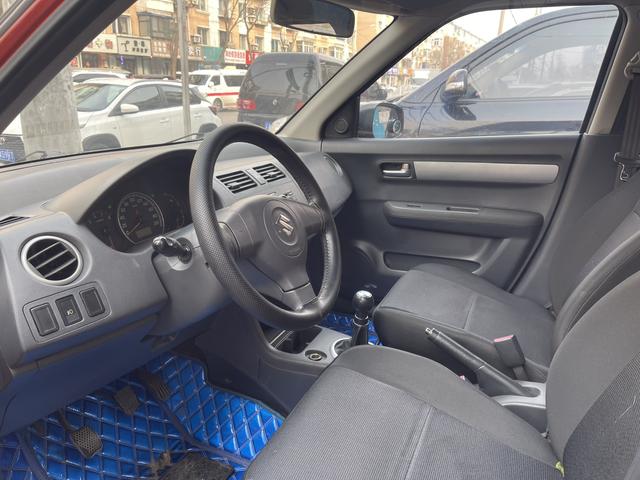 Suzuki Swift 2013 car image #7