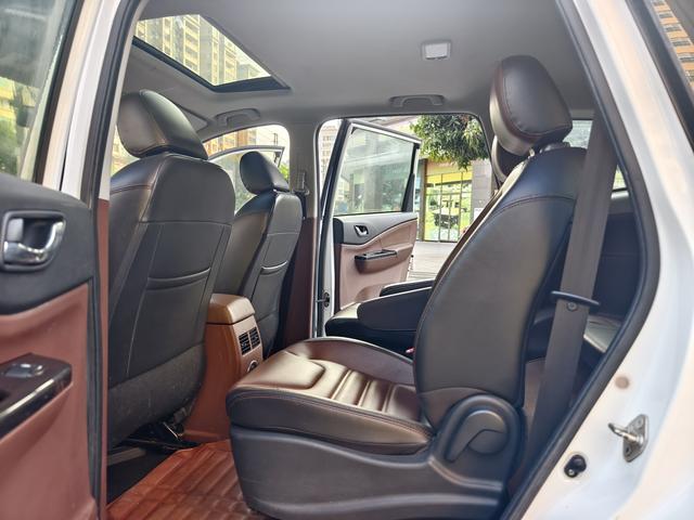 Forthing SX6 2016 car image #7