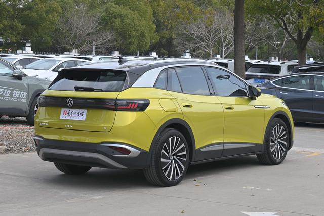 Volkswagen ID.4 X 2022 immagine di auto #7