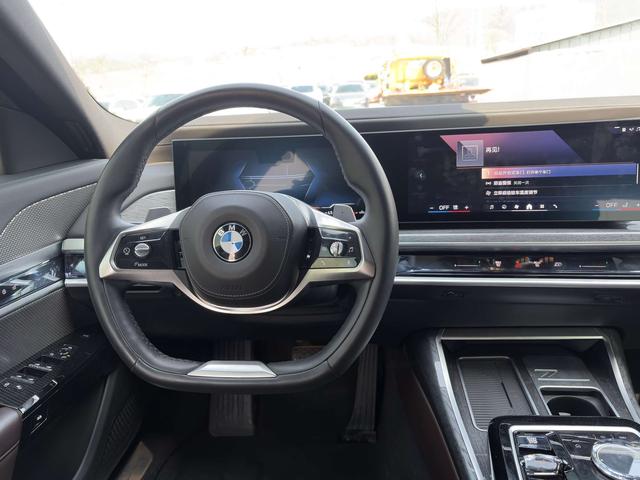 BMW 7 Series 2024 car image #7