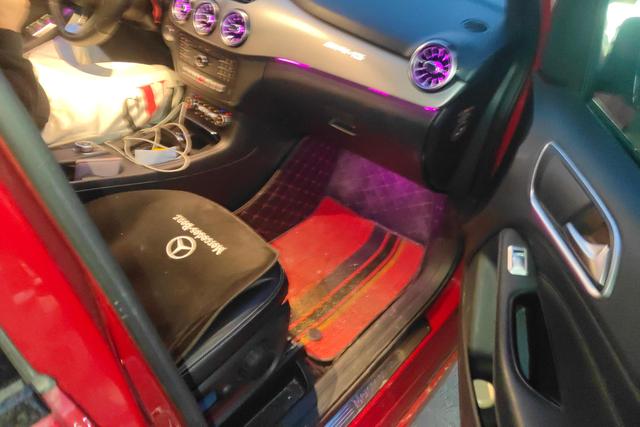 Mercedes-Benz B Class 2015 car image #7