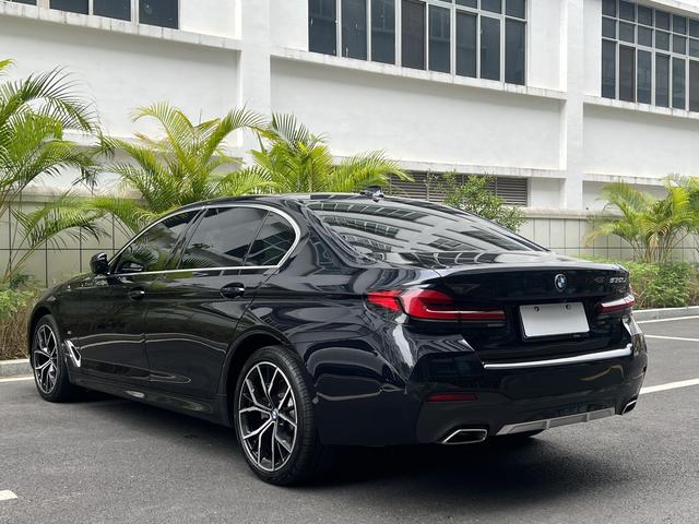 BMW 5 Series 2023 immagine di auto #7